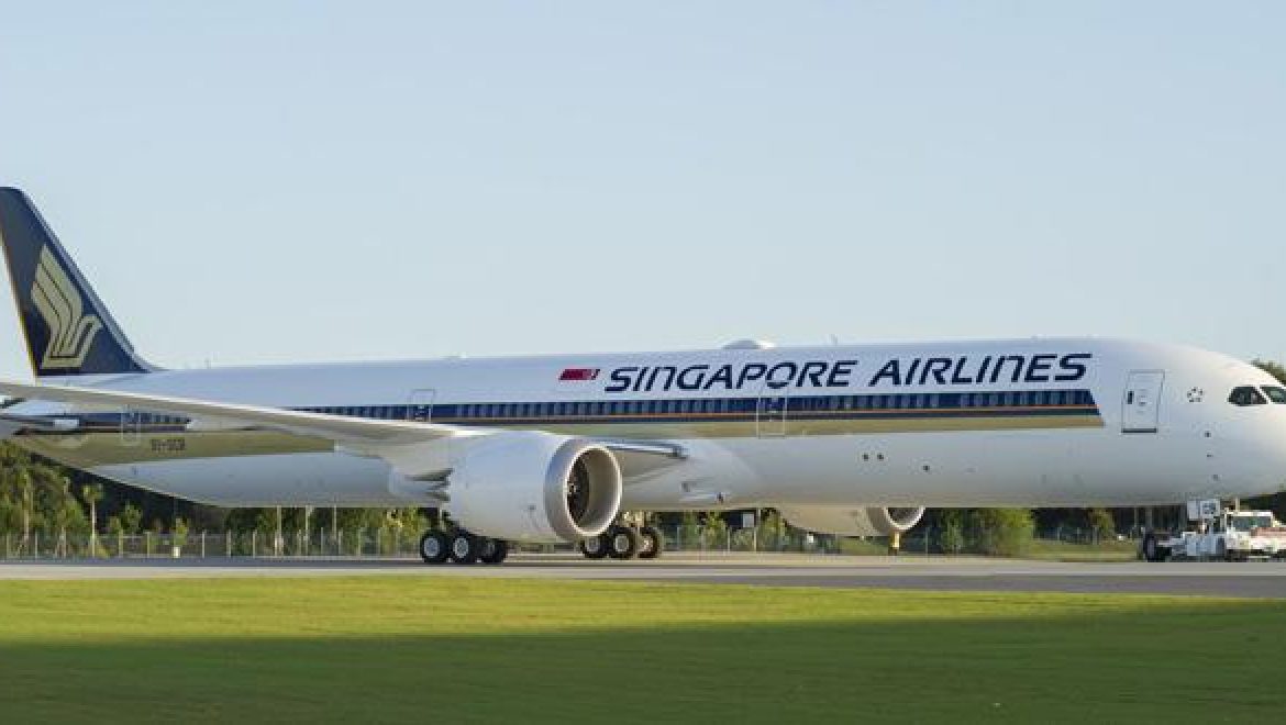מטוס בואינג 787-10 ראשון נמסר לסינגפור איירליינס