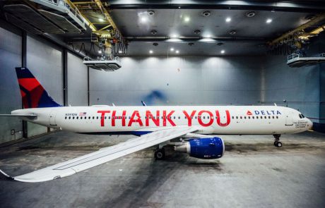 דלתא חשפה בסוף השבוע מטוס עליו נרשמו המילים Thank You