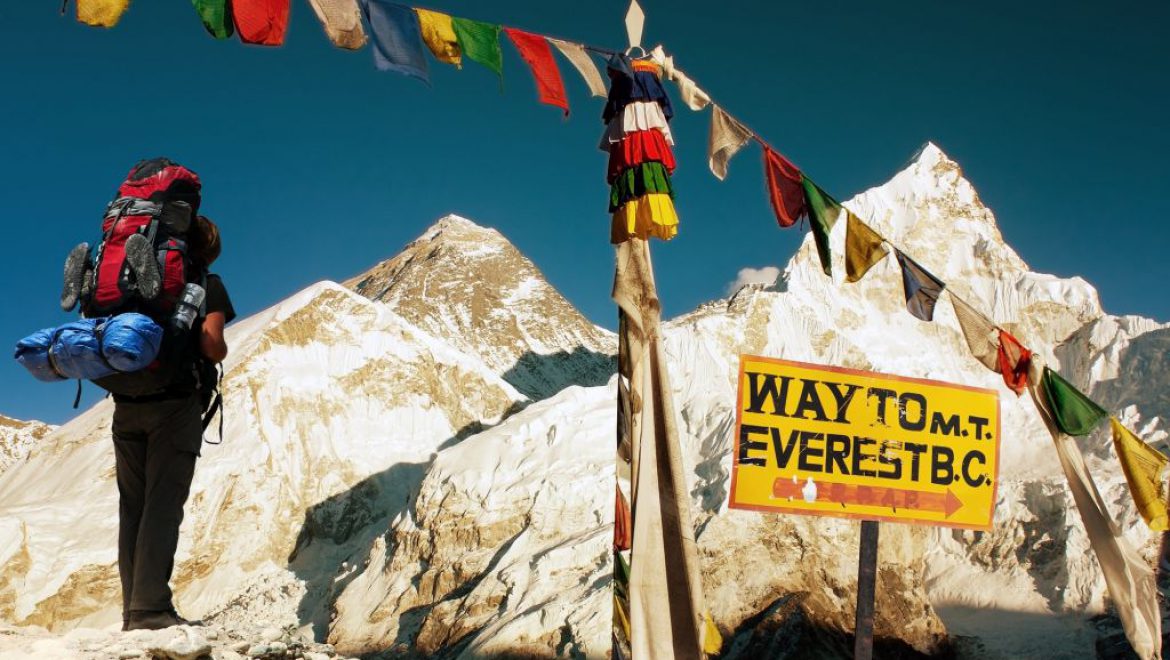 נפאל תאסור על שימוש בכלי פלסטיק חד-פעמיים בהר אוורסט