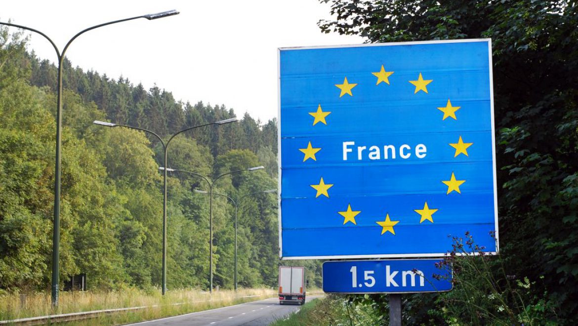 צרפת סוגרת גבולותיה לנוסעים שאינם ממדינות האיחוד האירופי