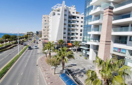 אין נביא בעירו: הקפריסאים נהרו לחו"ל